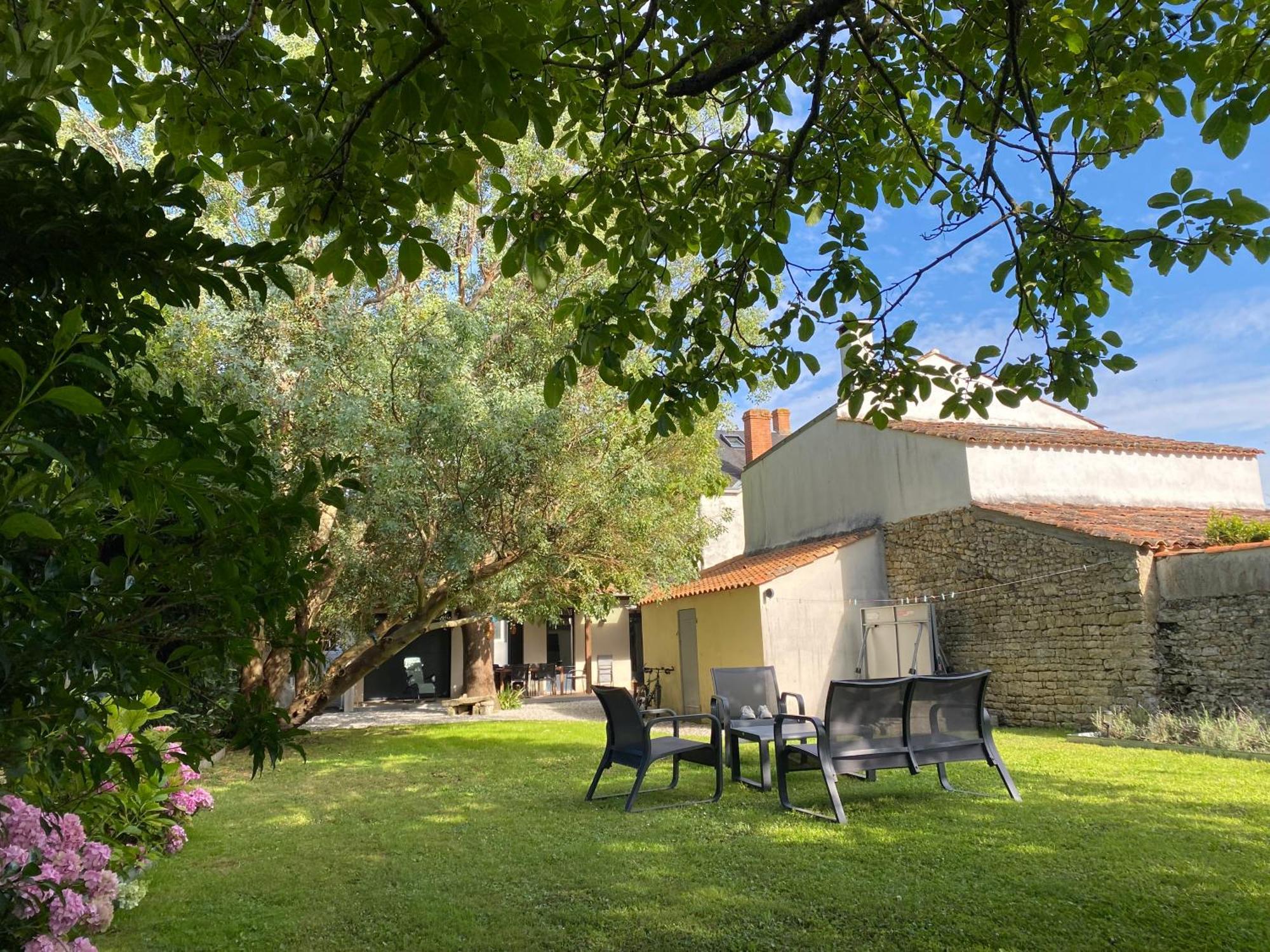 Villa Paulownia - A 1,2Km Des Plages - Tout Confort Au Coeur Du Bourg Jard-sur-Mer Kültér fotó